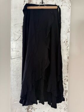 La Vie En Rose Black Ruffle Wrap Swim Sarong